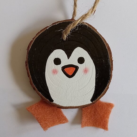 🎯 10 for $10 / Hand Painted Penguin on Wood Disc Ornament - Picture 4 of 7